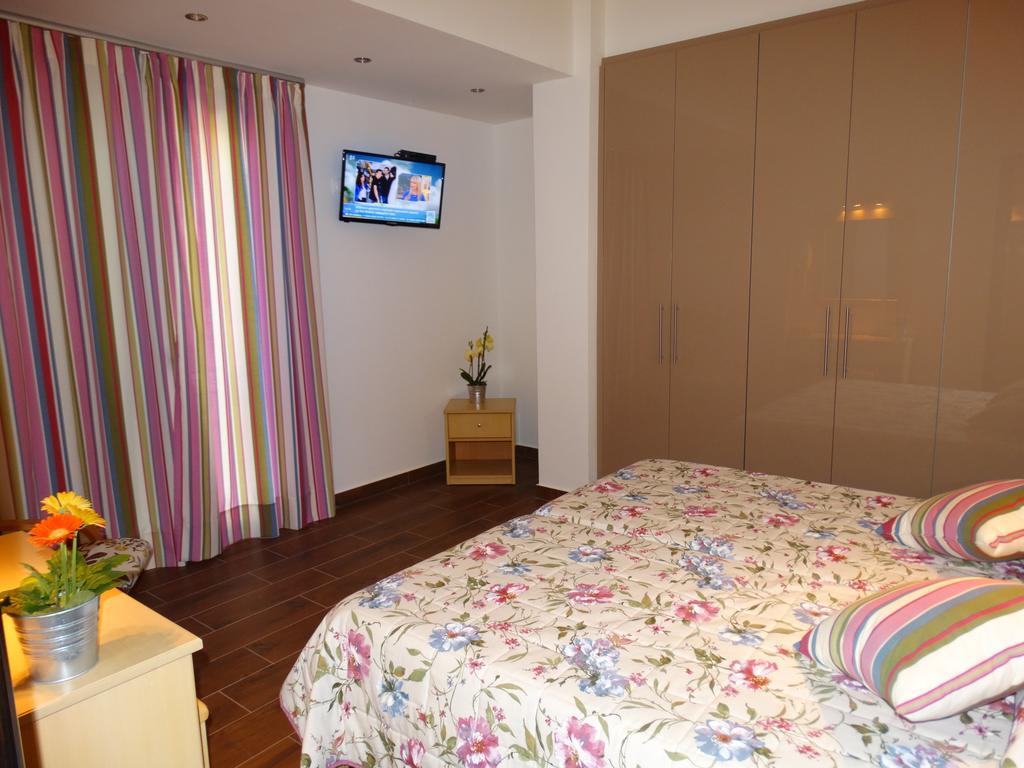 Dassia Beach Pension Bagian luar foto