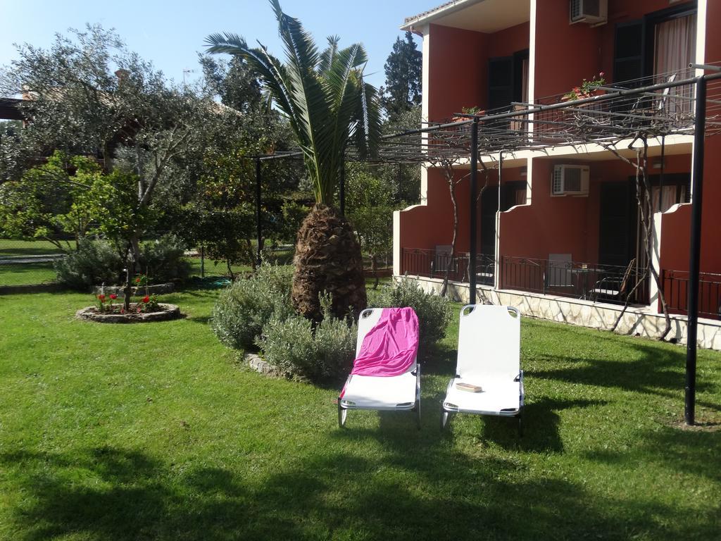 Dassia Beach Pension Bagian luar foto