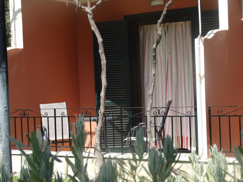 Dassia Beach Pension Bagian luar foto